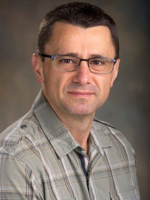 1/4 Headshot of Razvan Fetecau